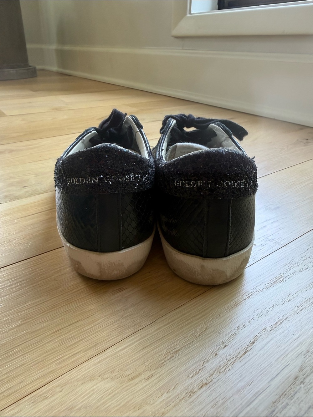 Golden Goose Superstar Low top Sneakers in Black Croc Embossed Leather - Picture 3 of 7